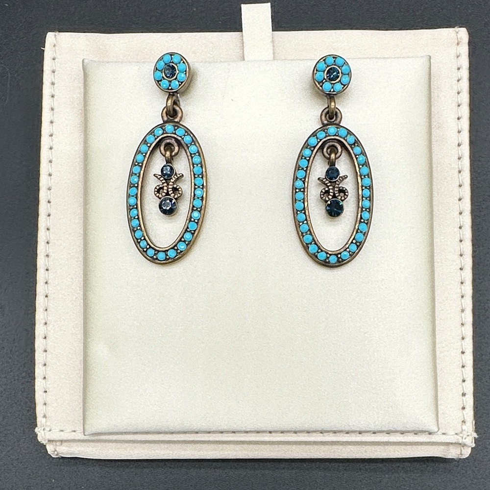 Elegant Blue Oval Drop Earrings